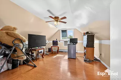 36 Ronald Drive E, Amityville, NY 11701 - Photo 34
