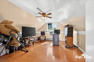 36 Ronald Dr E, Amityville, NY 11701 - Photo 34
