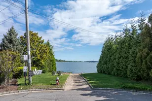 1 Seawanhaka Pl, Oyster Bay, NY 11771 - Photo 22