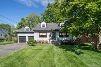 1 Seawanhaka Place, Oyster Bay, NY 11771 - Photo 1