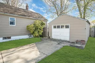 111 S 4th St, Lindenhurst, NY 11757 - Photo 12