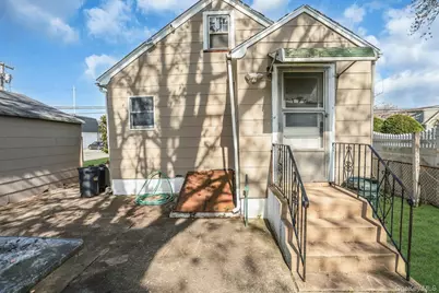 111 S 4th Street, Lindenhurst, NY 11757 - Photo 14