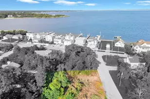 7 Edgewater Dr, Mastic Beach, NY 11951 - Photo 4