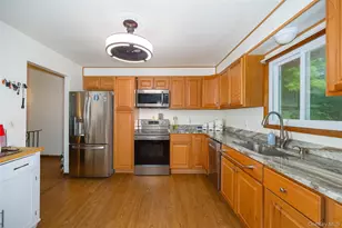 2 Lawrence Rd, Hyde Park, NY 12538 - Photo 2