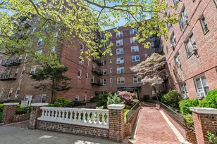 67-12 Yellowstone Blvd, Forest Hills, NY 11375 - Photo 16