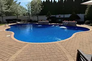 39 Sherwood Dr, Shoreham, NY 11786 - Photo 32