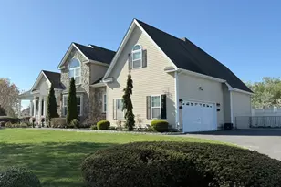 39 Sherwood Dr, Shoreham, NY 11786 - Photo 2