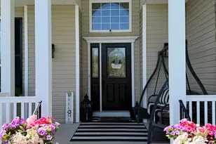 39 Sherwood Dr, Shoreham, NY 11786 - Photo 4