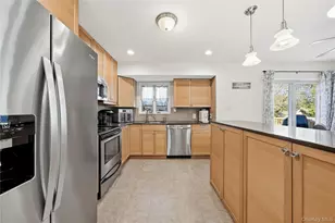 189 Marilynn St, East Islip, NY 11730 - Photo 14