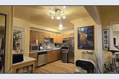 257 Schenck Avenue, Great Neck, NY 11021 - Photo 8