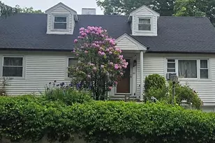 257 Schenck Ave, Great Neck, NY 11021 - Photo 2
