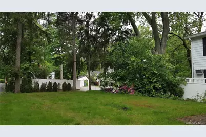 257 Schenck Avenue, Great Neck, NY 11021 - Photo 4