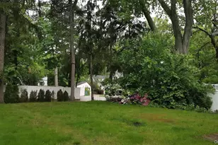 257 Schenck Ave, Great Neck, NY 11021 - Photo 4