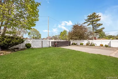 76 Washington Avenue, Brentwood, NY 11717 - Photo 32