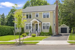 619 Bailey Ave, Greenport, NY 11944 - Photo 2