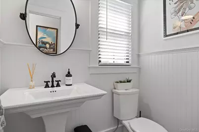619 Bailey Avenue, Greenport, NY 11944 - Photo 22