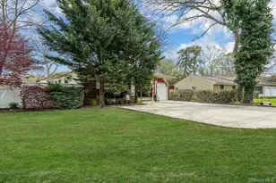 2771 Pond Rd, Ronkonkoma, NY 11779 - Photo 2