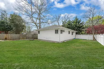 2771 Pond Road, Ronkonkoma, NY 11779 - Photo 20