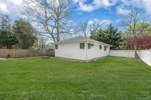 2771 Pond Rd, Ronkonkoma, NY 11779 - Photo 20