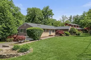 35 Mayer Dr, Suffern, NY 10901 - Photo 2