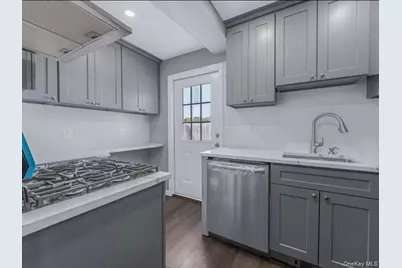 6 E Barclay Street, Hicksville, NY 11801 - Photo 6