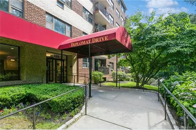 100 Diplomat Drive #7J, Mount Kisco, NY 10549 - Photo 4