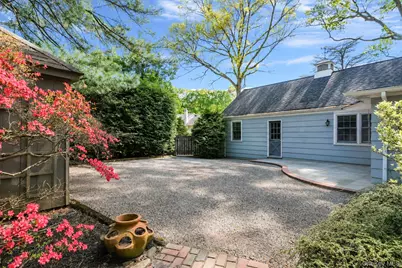 194 Huntington Bay Road, Huntington, NY 11743 - Photo 8