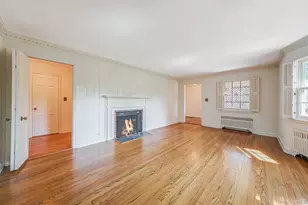 194 Huntington Bay Rd, Huntington, NY 11743 - Photo 16
