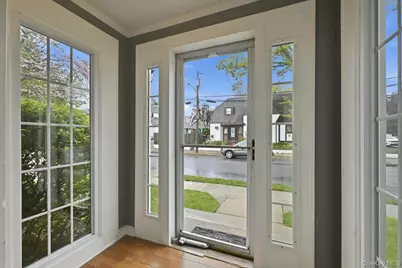 66 Primrose Avenue, Floral Park, NY 11001 - Photo 4