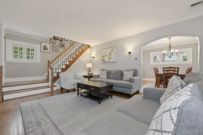 66 Primrose Avenue, Floral Park, NY 11001 - Photo 8