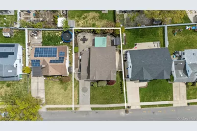 35 Martin, Westbury, NY 11590 - Photo 24