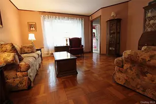 64-80 82nd Pl, Middle Village, NY 11379 - Photo 4