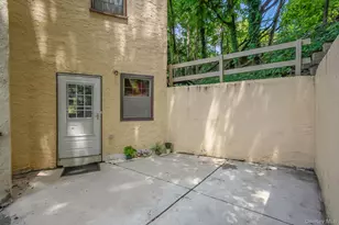 61 Continental Pl, Glen Cove, NY 11542 - Photo 22