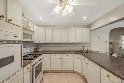 61 Continental Place, Glen Cove, NY 11542 - Photo 20