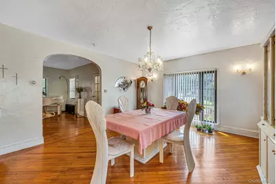 61 Continental Place, Glen Cove, NY 11542 - Photo 18