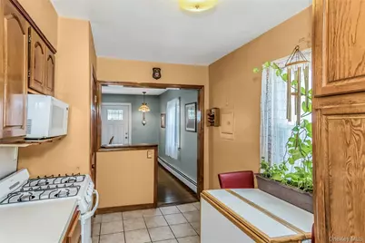97 Horton Road, Valley Stream, NY 11581 - Photo 8