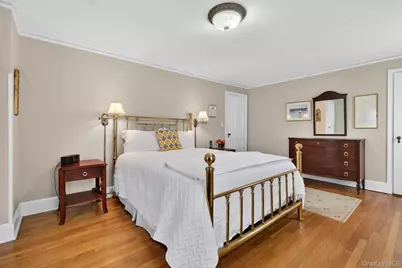 54 Seneca Avenue, White Plains, NY 10603 - Photo 32