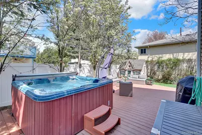 18 Hampton Road, Lynbrook, NY 11563 - Photo 36