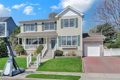 18 Hampton Road, Lynbrook, NY 11563 - Photo 2