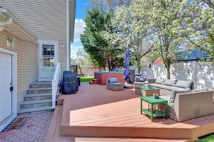 18 Hampton Rd, Lynbrook, NY 11563 - Photo 34