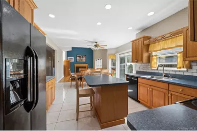 17 Egret Way, Center Moriches, NY 11934 - Photo 4
