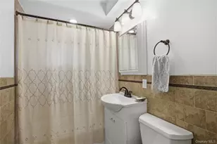 42 Saddler Ln, Levittown, NY 11756 - Photo 12