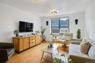 445 W 240th St, Bronx, NY 10463 - Photo 2