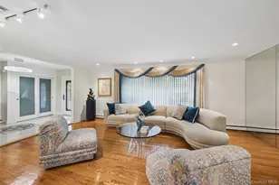 192 Split Rock Rd, Syosset, NY 11791 - Photo 4