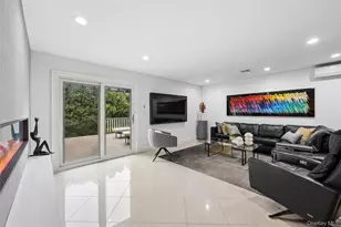 192 Split Rock Rd, Syosset, NY 11791 - Photo 14