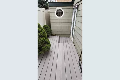8 Roswell Ave, Oceanside, NY 11572 - Photo 10