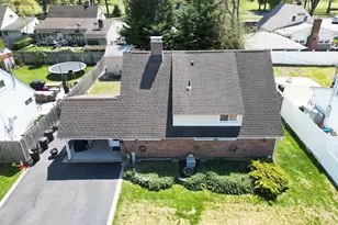 6 Mead Ln, Westbury, NY 11590 - Photo 2