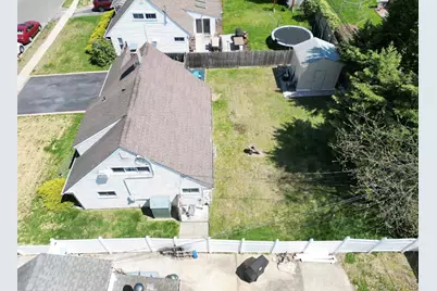 6 Mead Lane, Westbury, NY 11590 - Photo 16
