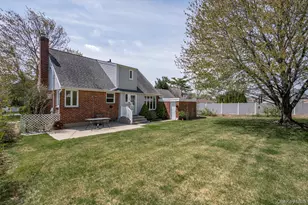 117 Betty Rd, East Meadow, NY 11554 - Photo 20