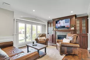 101 Hayrick Ln, Commack, NY 11725 - Photo 6